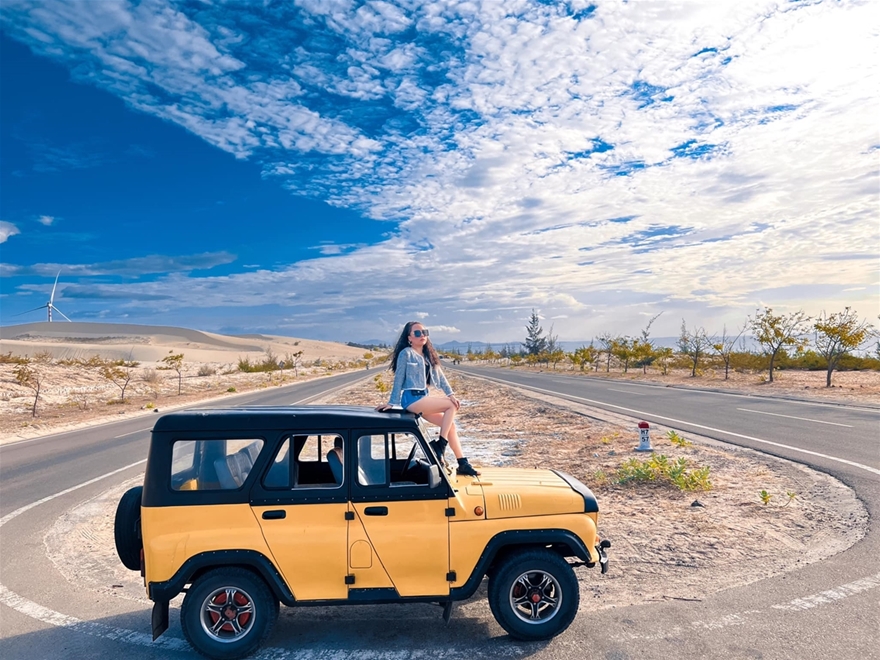 Tham Quan Mũi Né Bằng Xe Jeep 4-5 Tiếng