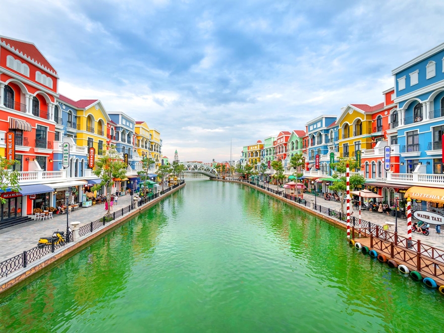 Vé Đi Thuyền Trên Sông Venice Phú Quốc 