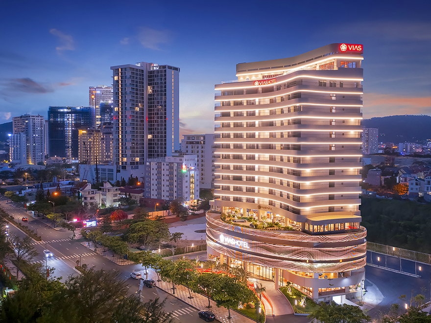 Combo 2N1D Xe + Khách Sạn Tại Vias Hotel Vũng Tàu 5*