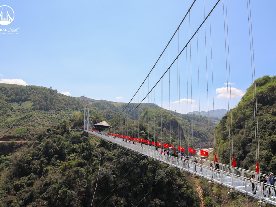 Vé Tham Quan Cầu Kính Bạch Long Tại Mộc Châu